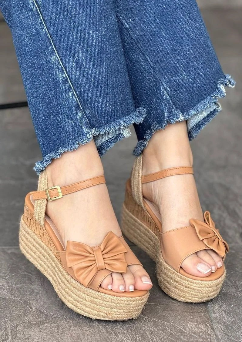 SANDALIAS DE PLATAFORMA CON LAZO