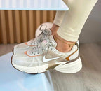 NIKE V2K RUN PARA DAMA
